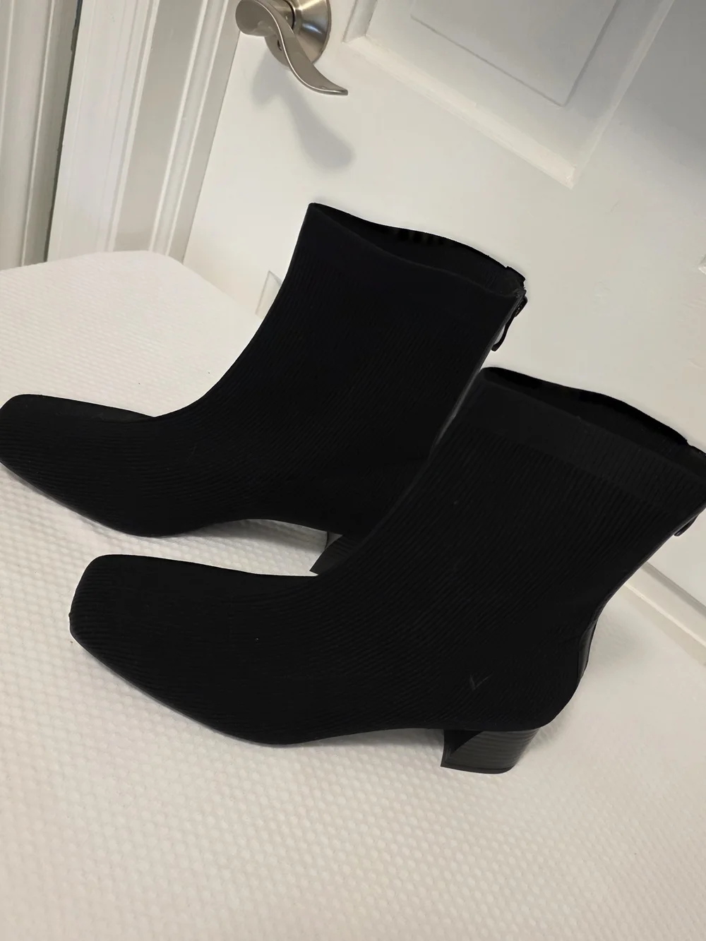 Vivaia Squared Toe Black Ribbed Stretch Ankle Booties Block Heel Size 40.5/9.5